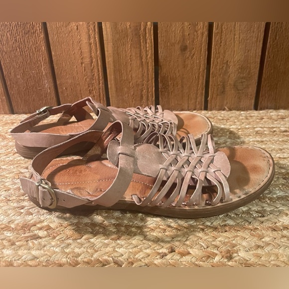 Born Strap Back Leather Upper and Lining Sandal Sz 9 M - Picture 3 of 7